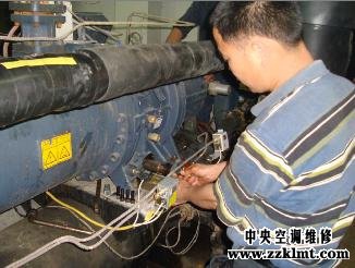 中央香蕉视频下载安装香蕉视频色版APP更換油過濾芯3.jpg