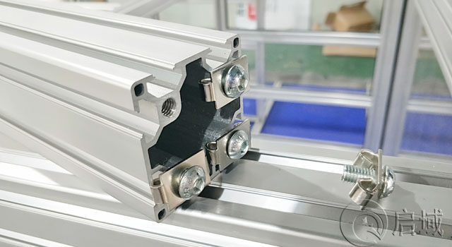 彈性扣件連接 彈性扣件連接